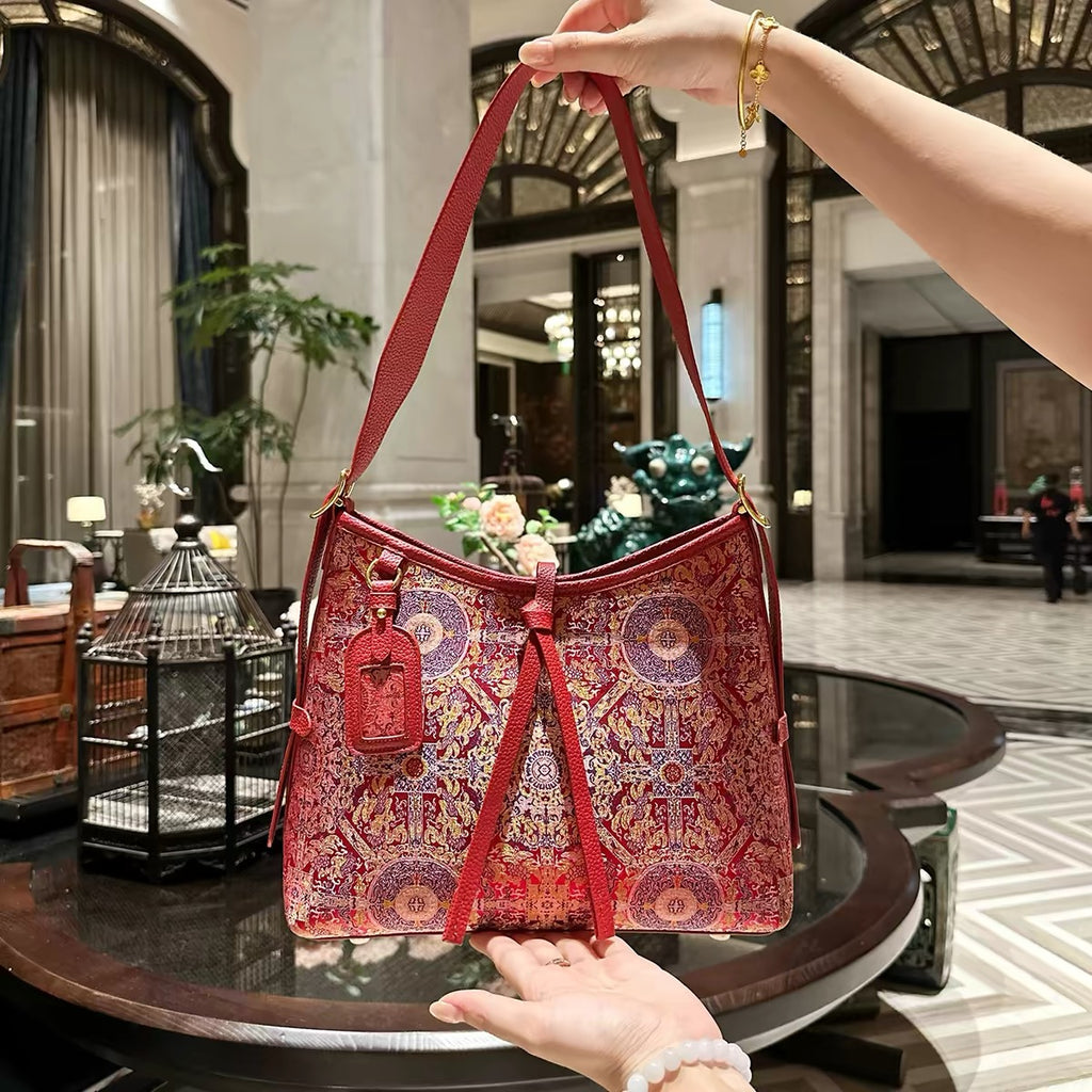 New Chinese-style intangible cultural heritage Songzhi silk braided bag for the lower part of the arm (female version)
