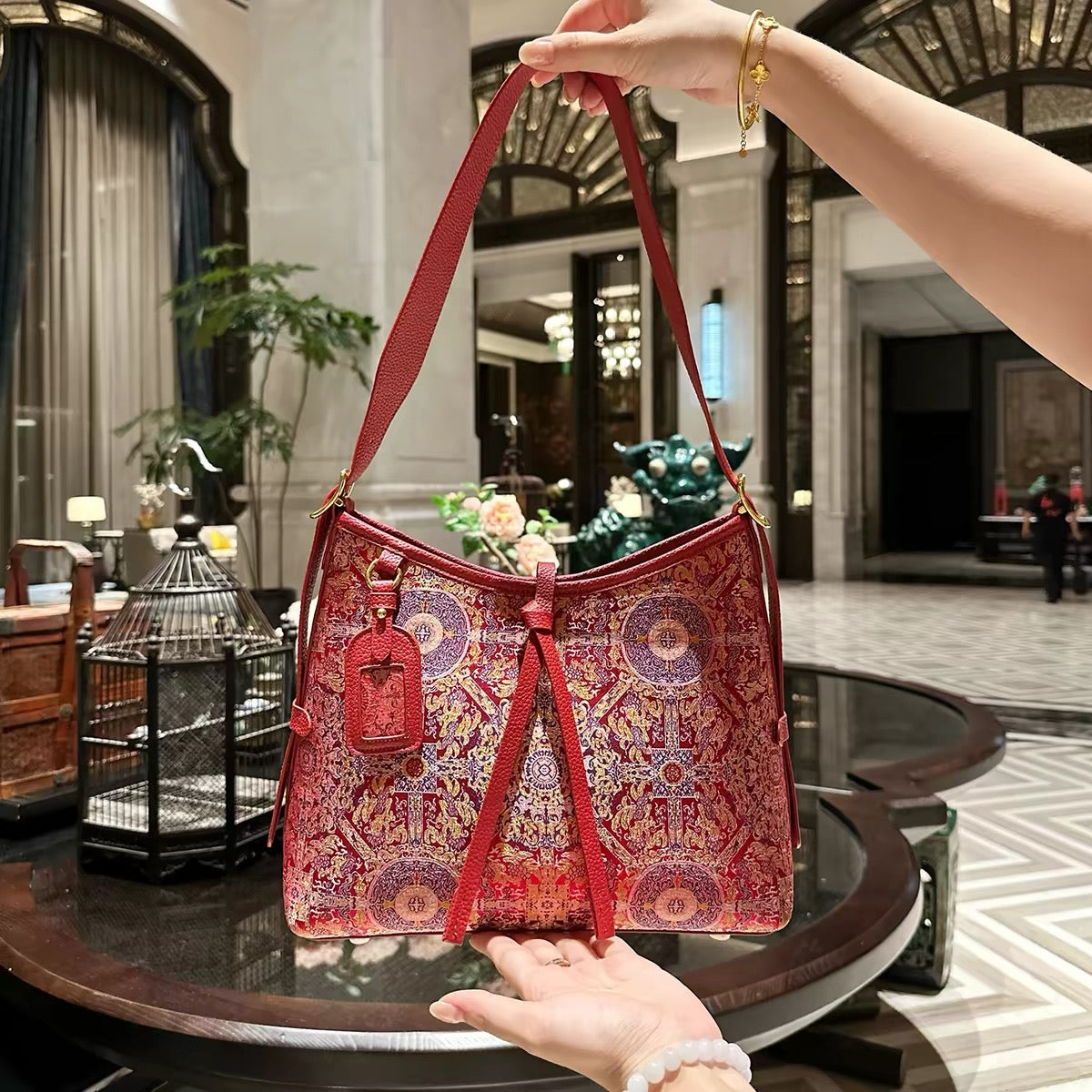 New Chinese-style intangible cultural heritage Songzhi silk braided bag for the lower part of the arm (female version)