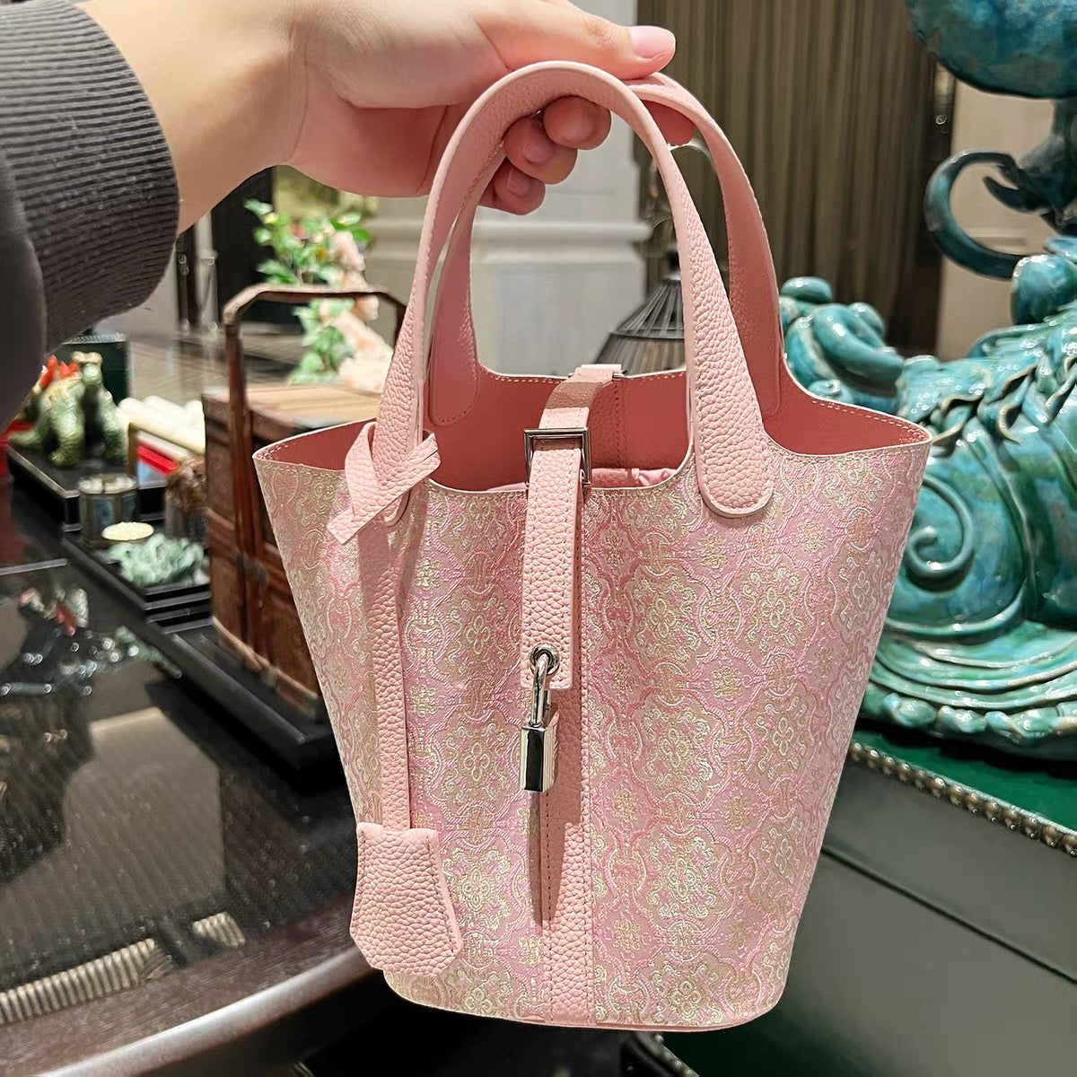 Traditional Chinese Folk Art Songzhi Water Bucket Bag for Women
