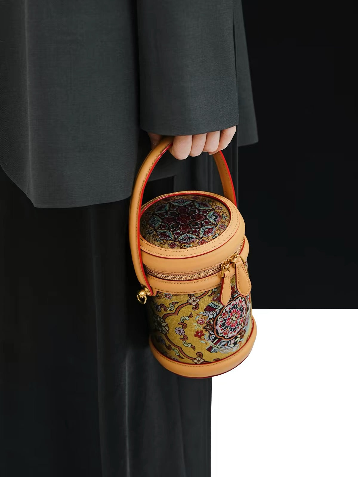 Fortune Bucket