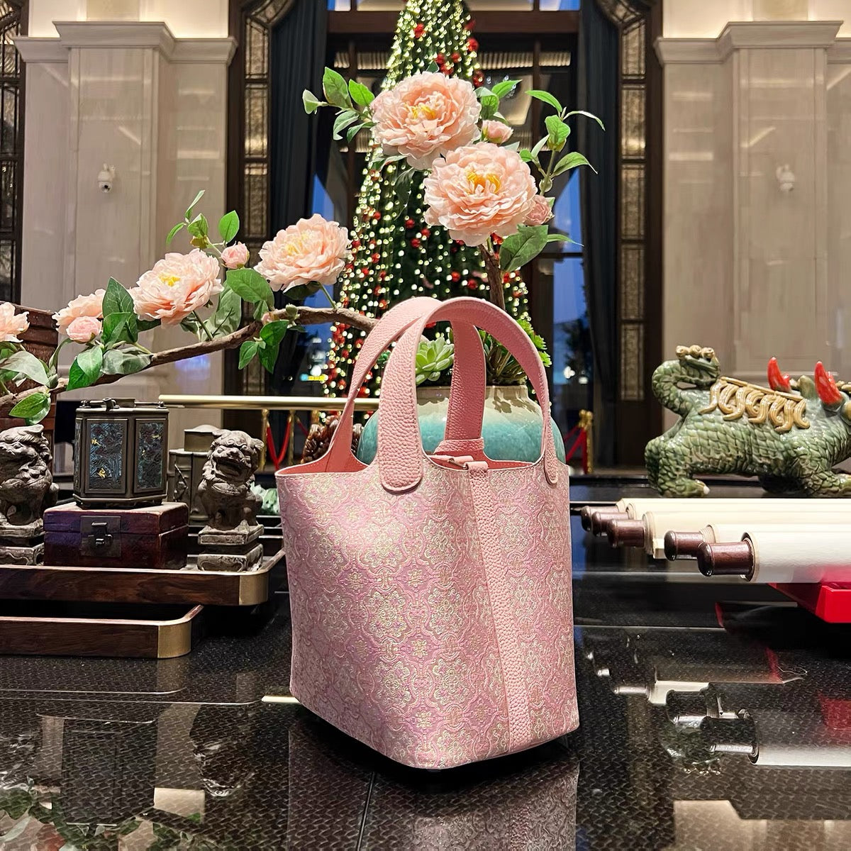 Traditional Chinese Folk Art Songzhi Water Bucket Bag for Women